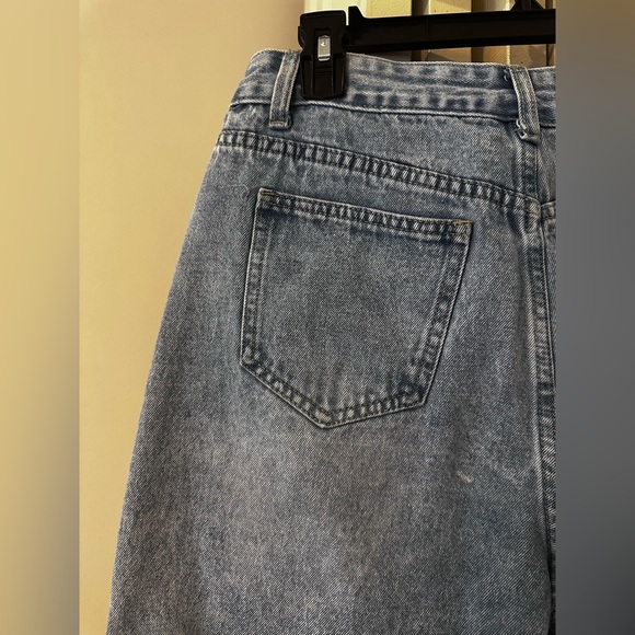 Bermuda shorts - Picture 4 of 8